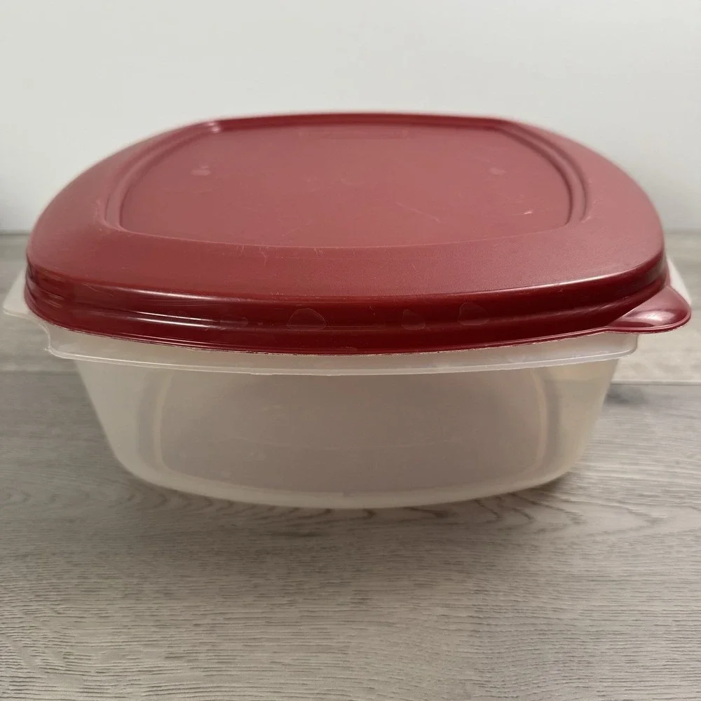 Vintage Rubbermaid Square Food Storage Container Red Lid 21.1 Cups Pair 5 Liter